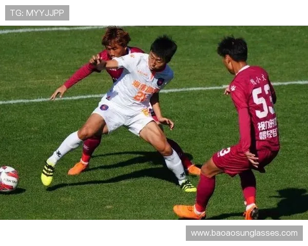 武汉羽毛球队在邀请赛中以69分稳居积分榜首位展现强劲实力