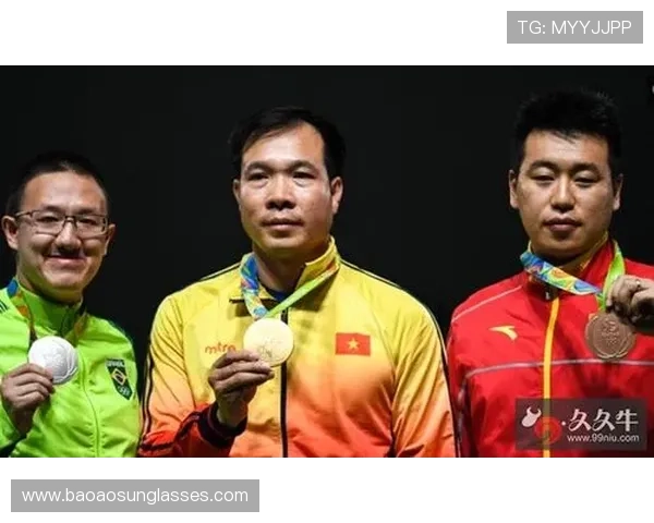 武汉羽毛球队强势领跑锦标赛积分榜以99分稳居第一