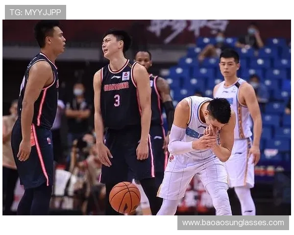 北京篮球队在邀请赛中以57分稳居积分榜首位，展现强劲实力