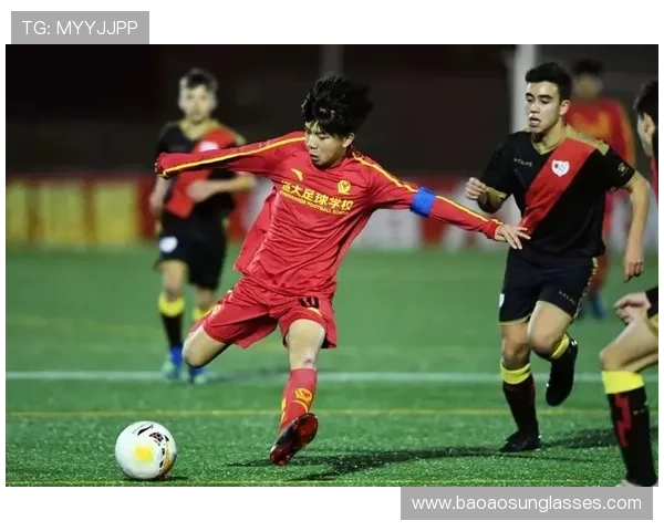 武汉足球队与成都足球队赛后复盘分析精彩配合与战术执行的深度探讨